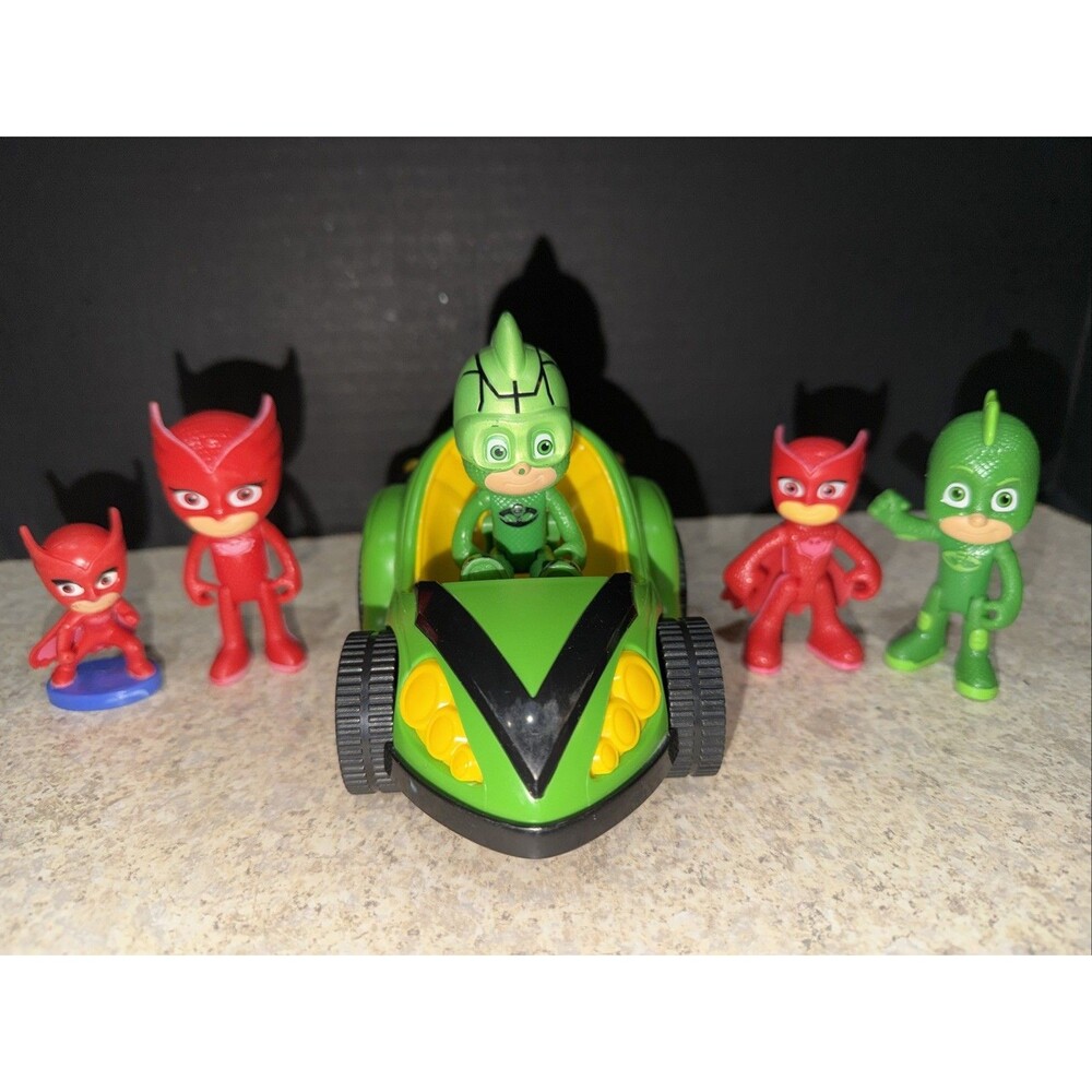 Lot Of 5 PJ Masks Action Figures & Toy Vehicle